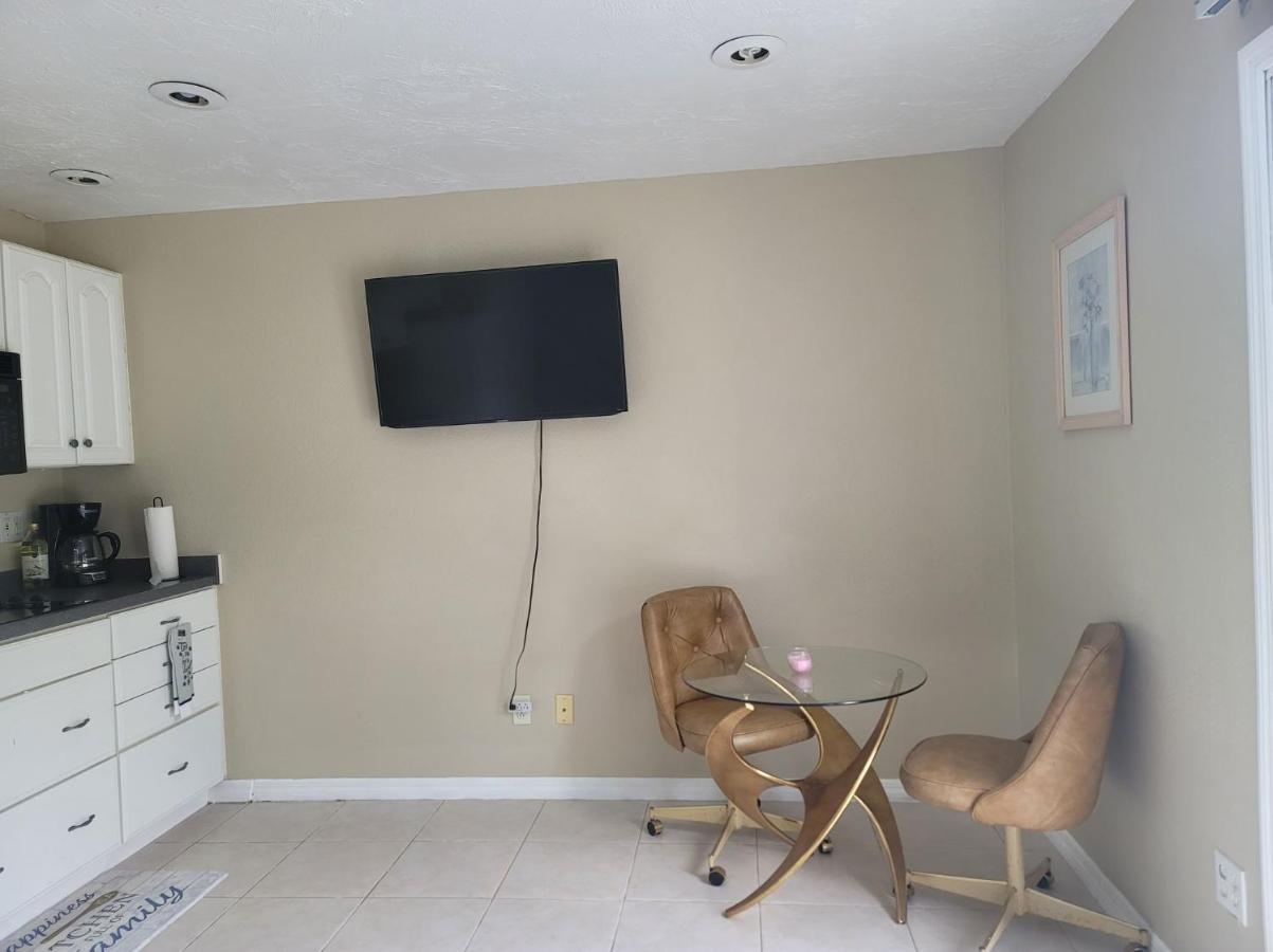 Entire Guesthouse 5 Mins To Siesta Key & Downtown ساراسوتا المظهر الخارجي الصورة