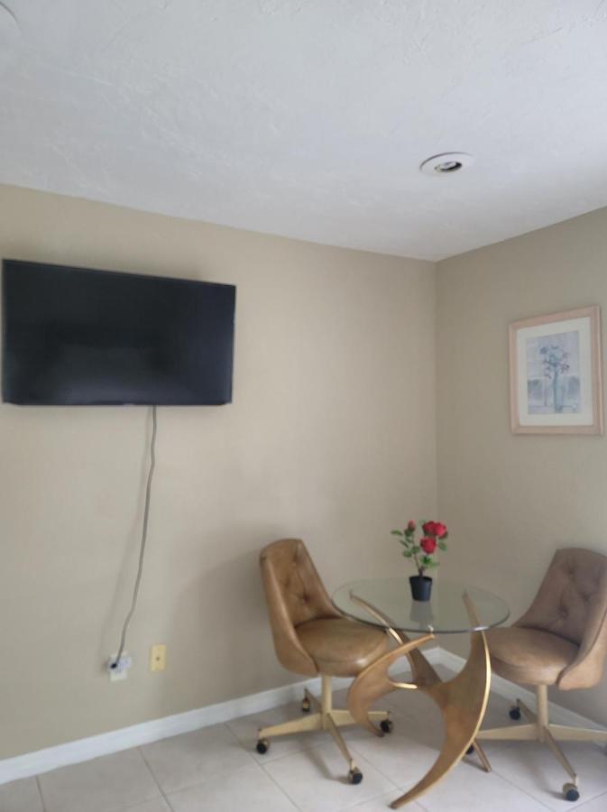 Entire Guesthouse 5 Mins To Siesta Key & Downtown ساراسوتا المظهر الخارجي الصورة