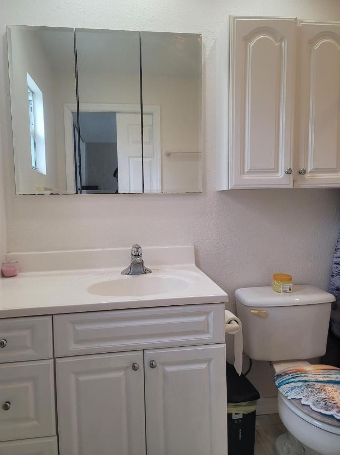 Entire Guesthouse 5 Mins To Siesta Key & Downtown ساراسوتا المظهر الخارجي الصورة