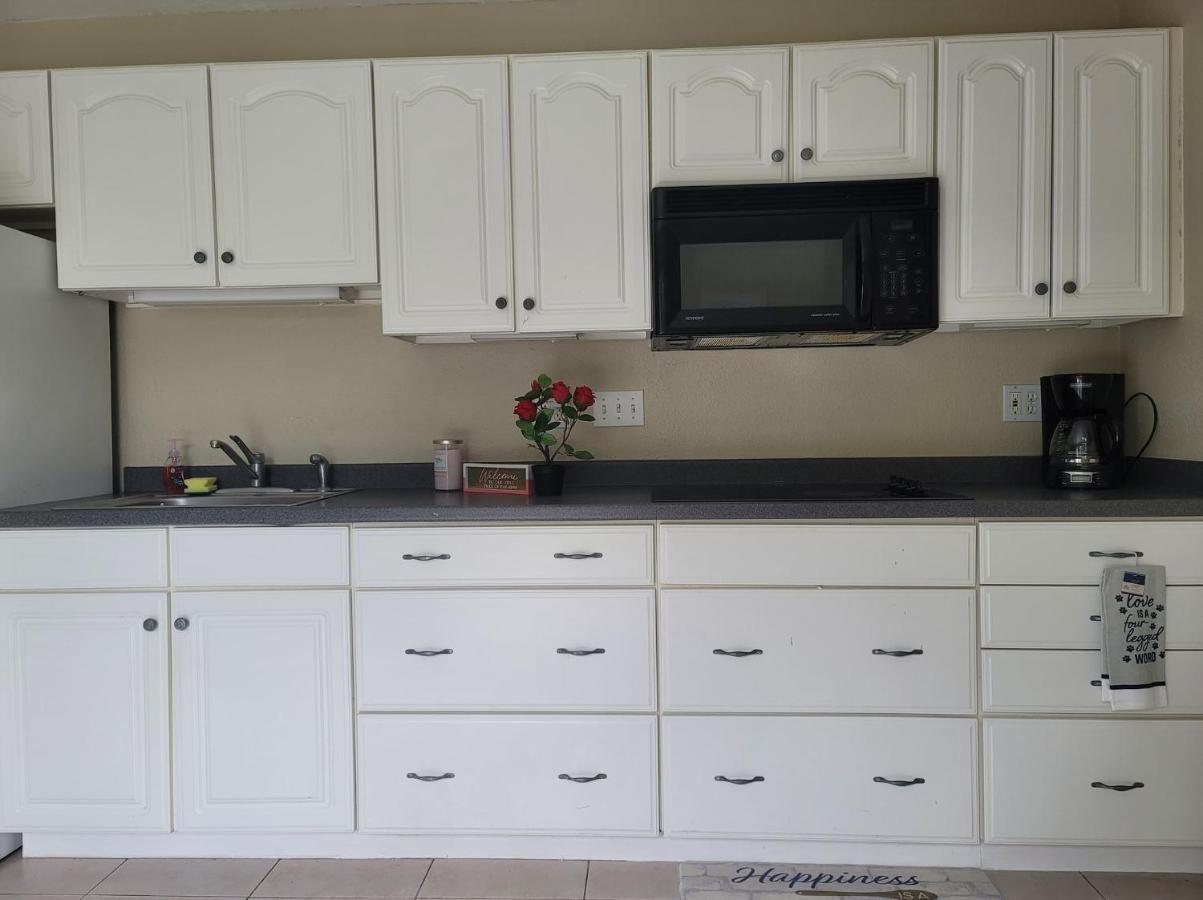Entire Guesthouse 5 Mins To Siesta Key & Downtown ساراسوتا المظهر الخارجي الصورة